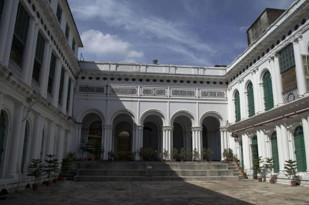 crumbling Rajbari around Kolkata