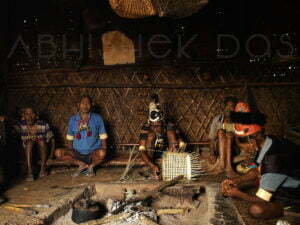 The chief of the village is more generous as he offered a cup of tea (klap) and a few bananas