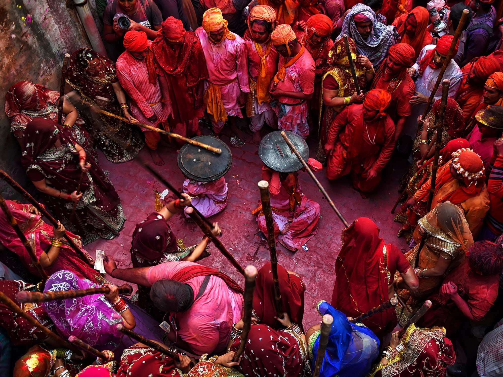 lathmar holi toilet
