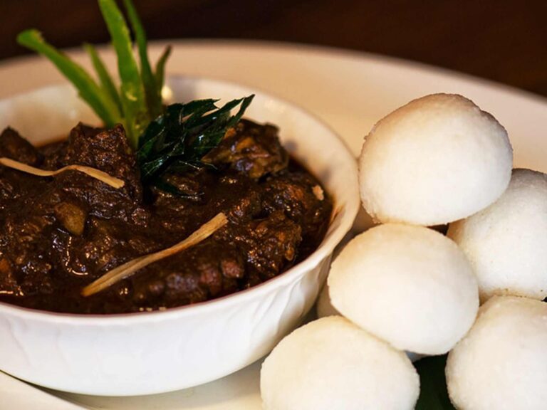 Pandi Curry, the delicate Noolputtu, the freshly harvested Bamboo Shoot Curry, the steamed rice dumplings Kadambuttu 