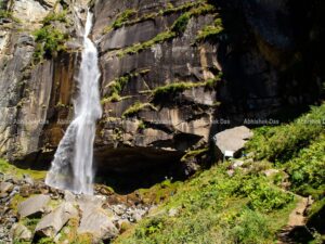 The Jogini waterfalls is a 160-foot cascade located near Vashisht village in Manali.
