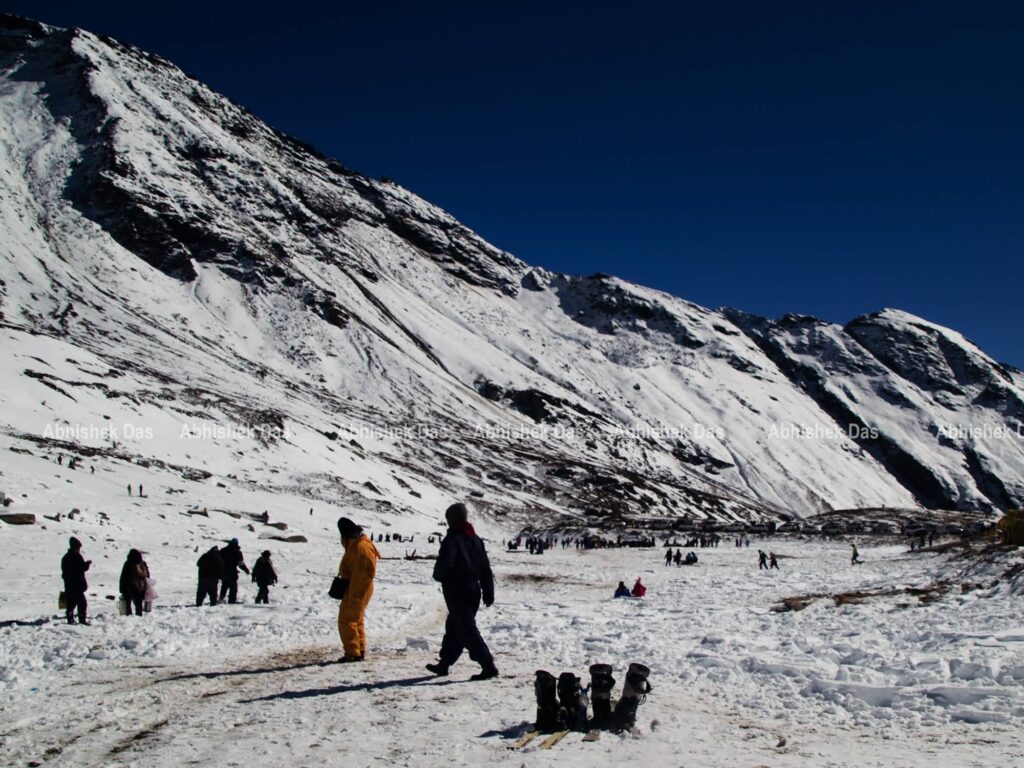 Fans of Bollywood must have spotted Rohtang Pass on the screens as Yeh Jawani Hai Deewani, Jab We Met, Highway, and the list continue