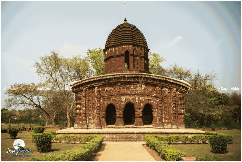 Nandlal Temple is one of the seven Ek Ratna-style temples located in Bishnupur.