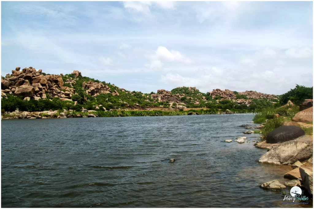 Tungabhadra River, the sound of flowing water reached my ears