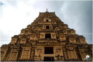 The remnants of the glorious era of Hampi can be witnessed in the form of elaborate temples.