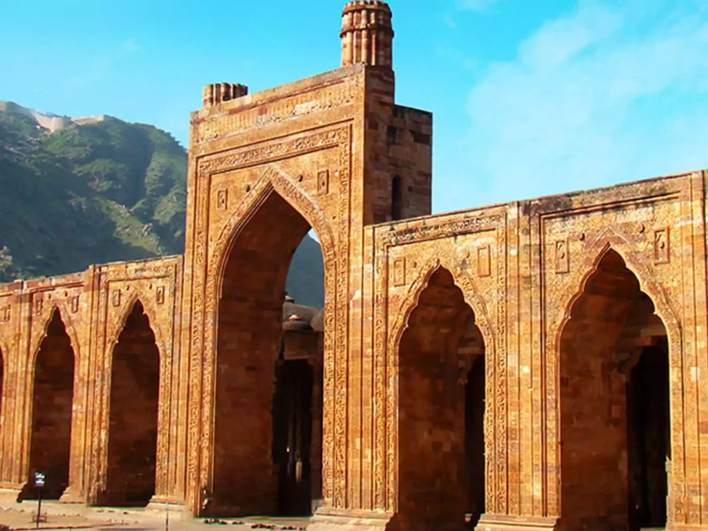 Ajmer, in the heart of Rajasthan, is home to the Dargah Sharif of Khwaja Moinuddin Chishti