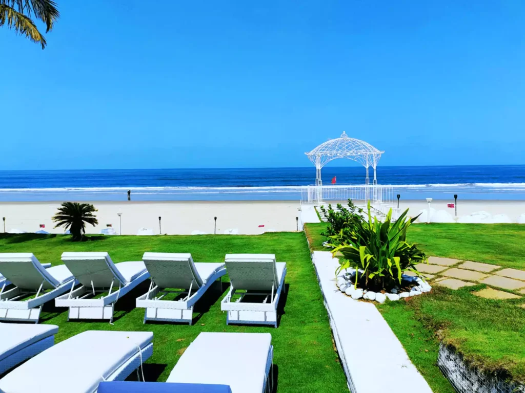 The Beach House can hit the nail on the head. You can expect to find science-based practices in a sensitive atmosphere and not be crowded by many other people