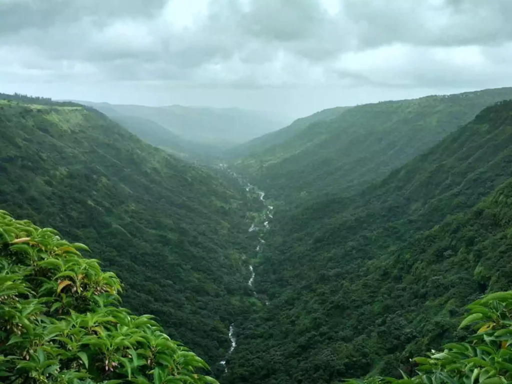 Known for its strawberry plantation, Panchgani is a hill station in Maharashtra with scenic beauty and a pleasant climate.