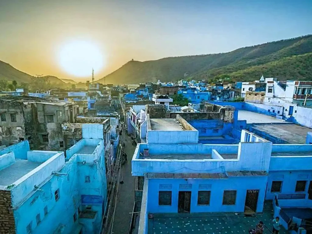 Bundi is a town in the Hadoti region of Rajasthan, known for the blue houses, ornate stepwells, and murals