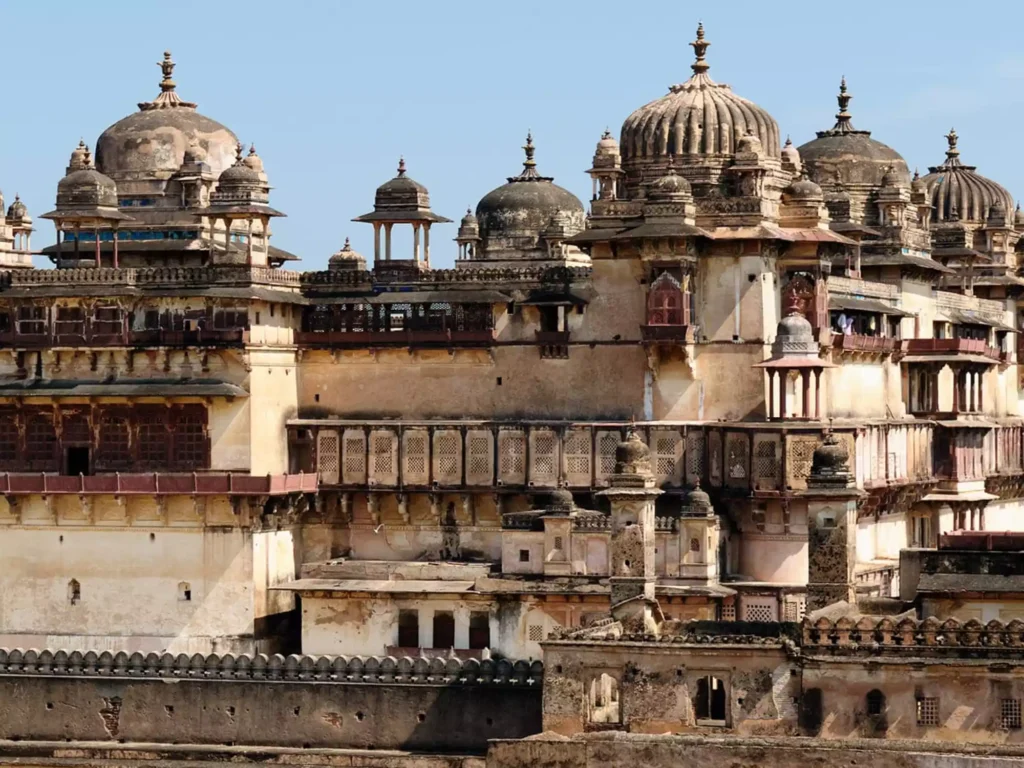 the Jahangir Mahal today occupies the center of Orrcha architectural marvel