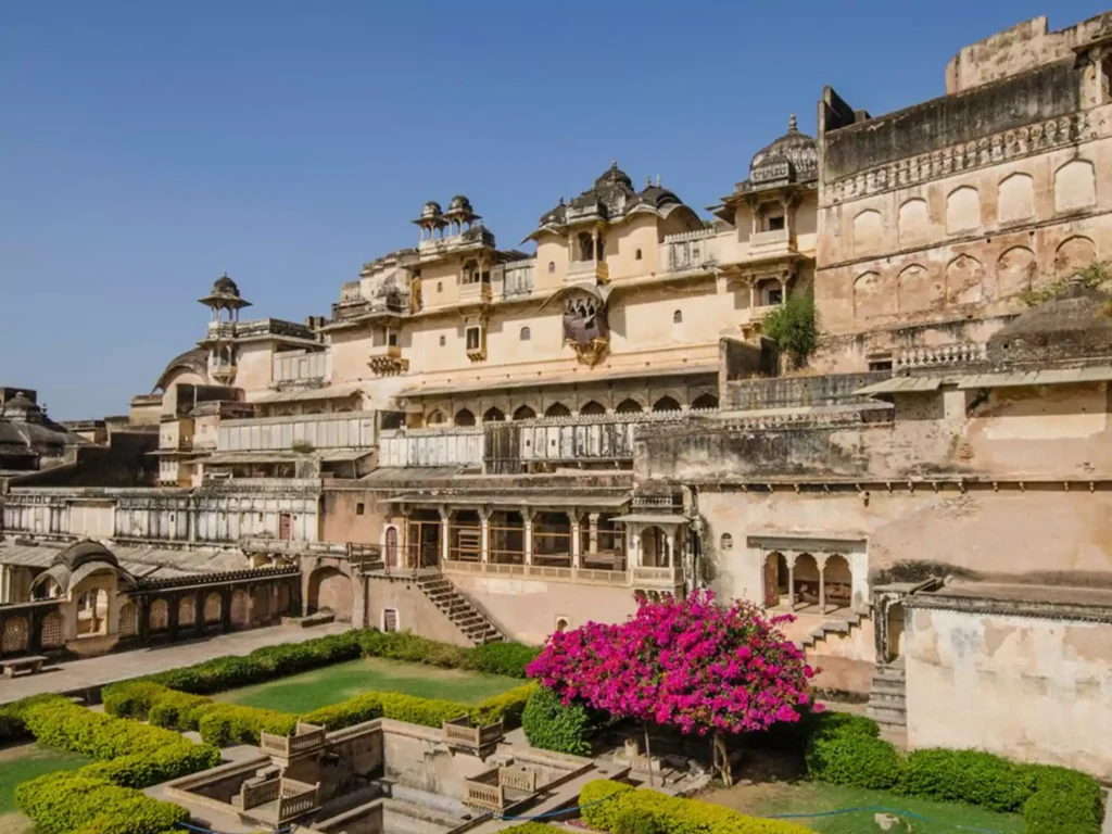 Bundi Palace, famous for its grand Chitrashala, is visited by travellers to get a glimpse of the distinctive Bundi Art